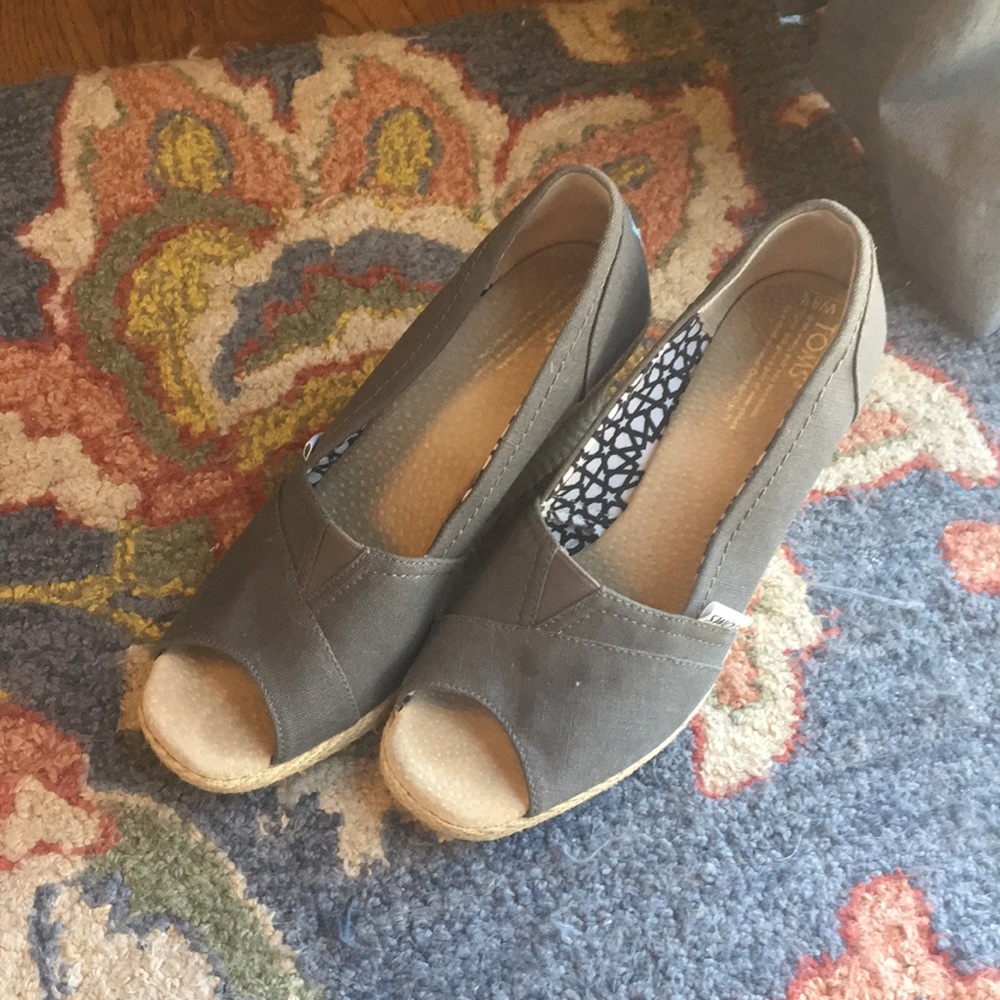 Toms grey wedges